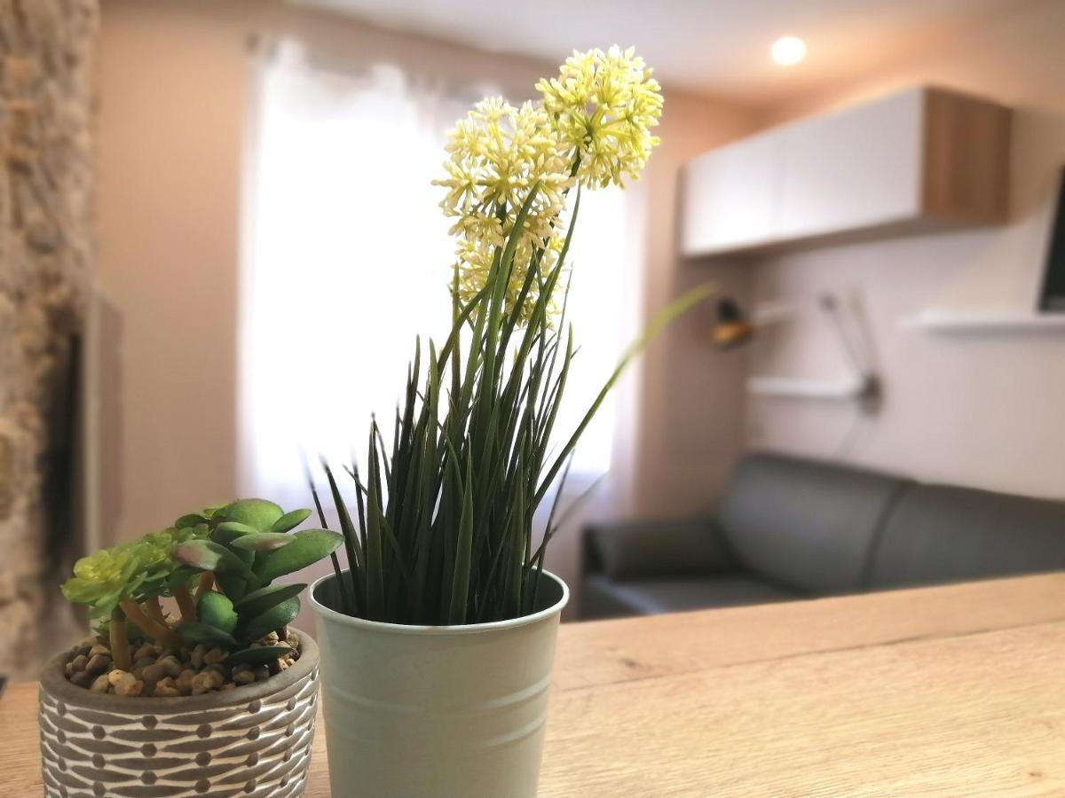 Le Petit Studio - 15 M2 - Centre Ville - Sorgue A 50 M L'Isle-sur-la-Sorgue Ngoại thất bức ảnh